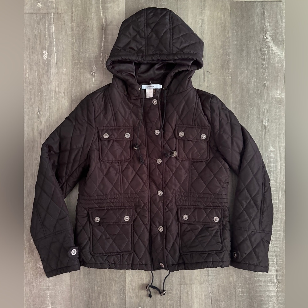 Quilted Hooded Puffer Jacket in Black